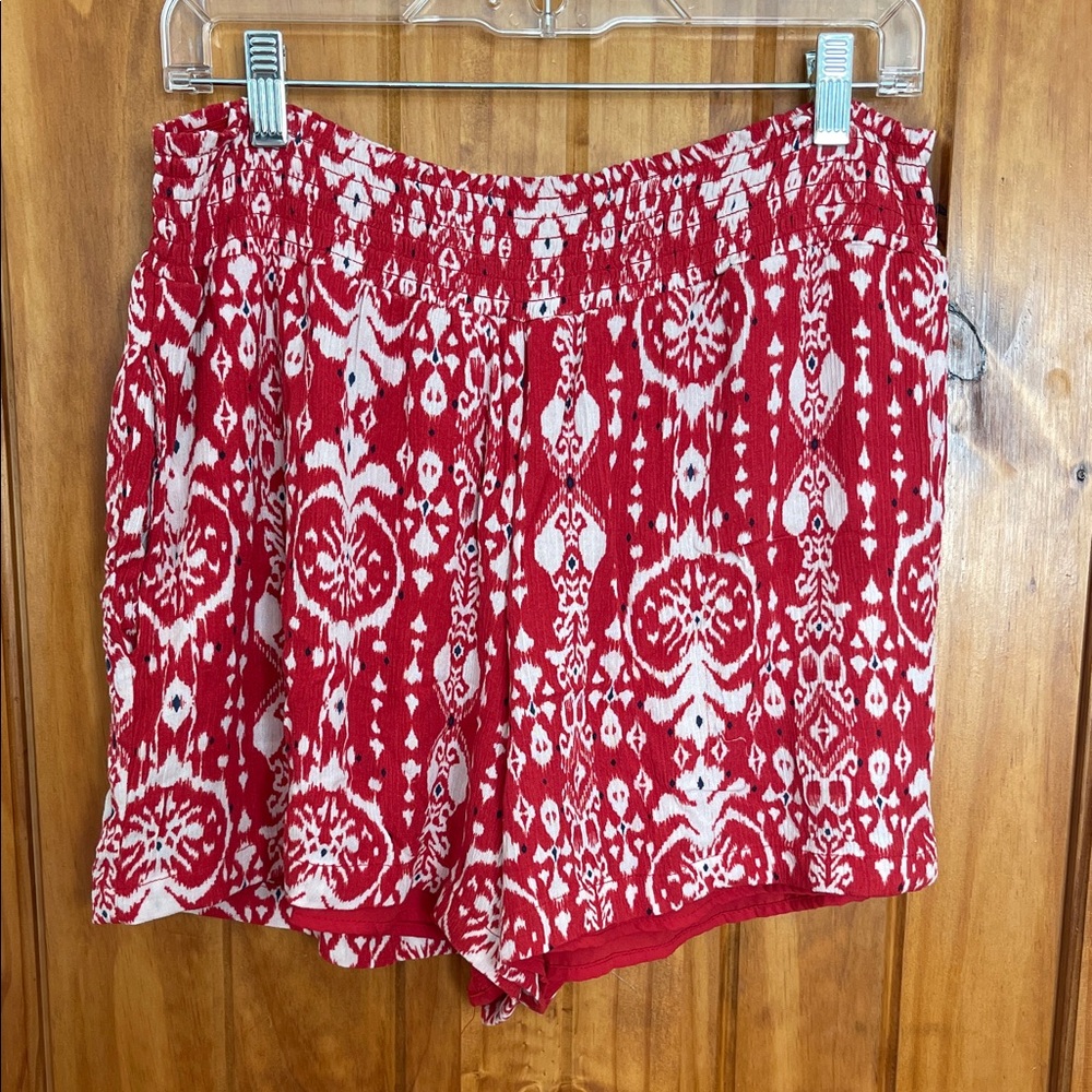 Knox Rose Red White Ikat Aztec print Elastic Waist pull on flowy Shorts large